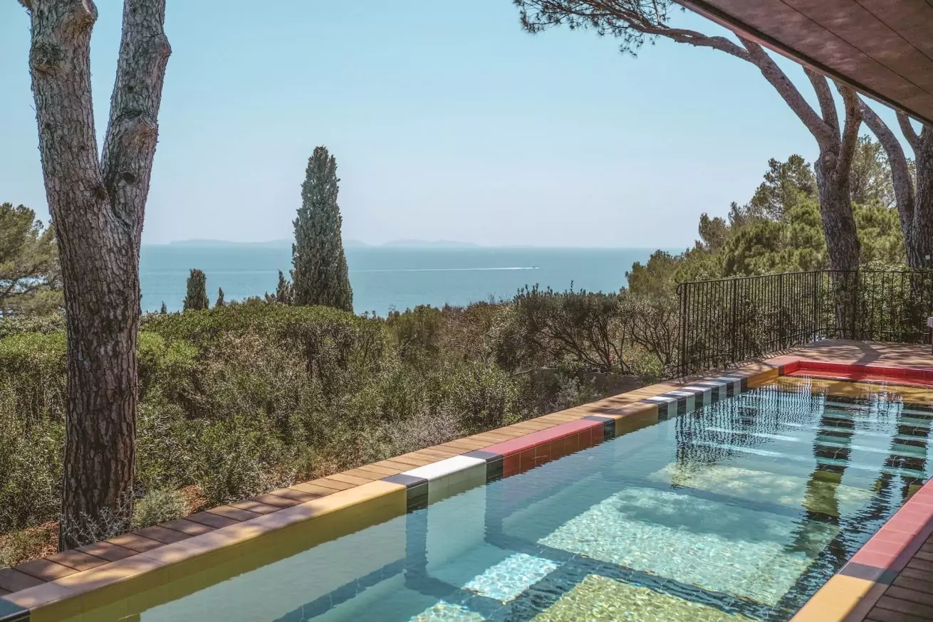 Piscine Vue mer Méditerranée depuis Villa W - Photographe hôtellerie charme Var Laurent Parienti